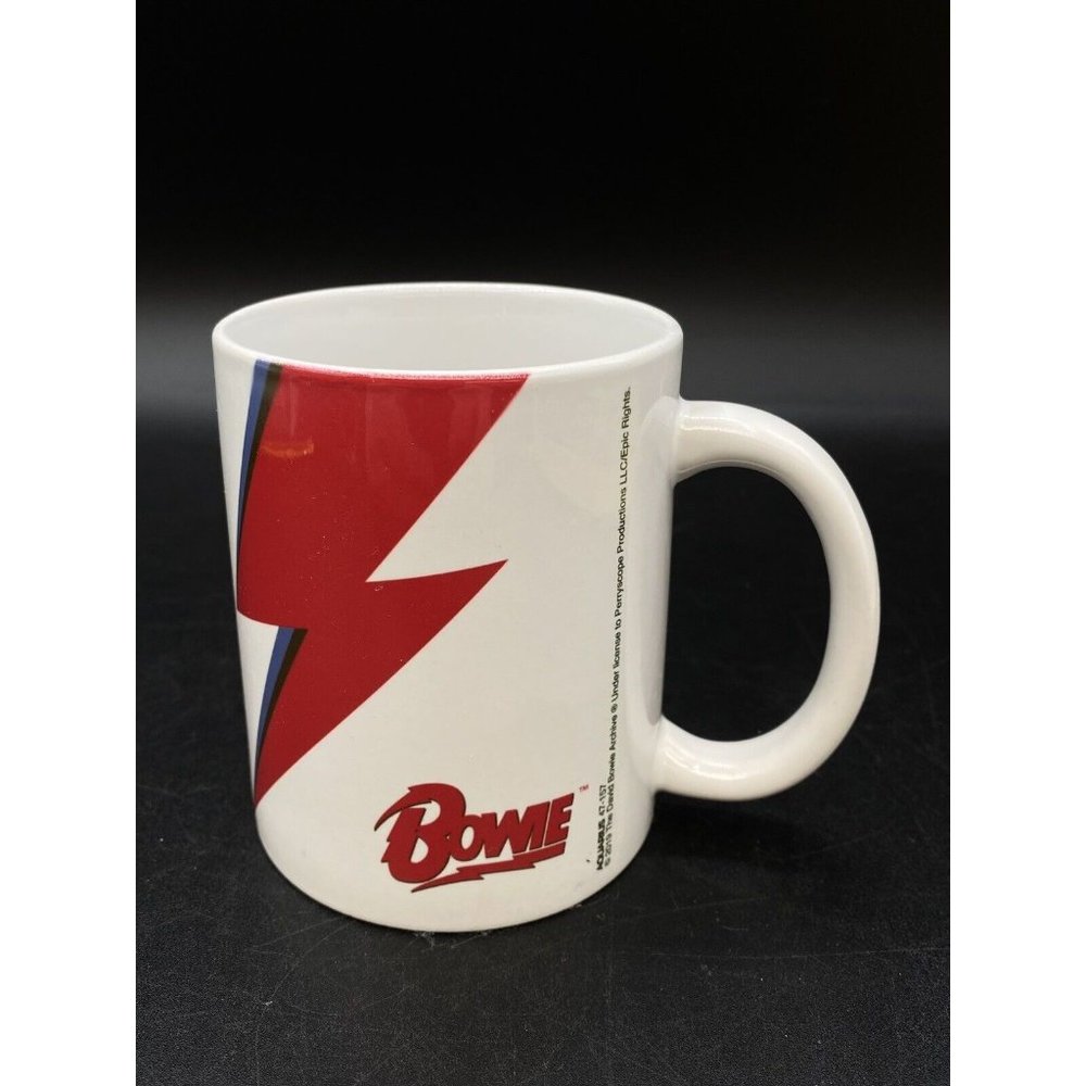 David Bowie Red Lightning Bolt Coffee Mug 2019 Aquarius 47-157